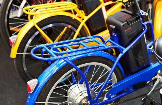 שימוש באופניים חשמליים לנסיעה במקום אופניים רגילים2